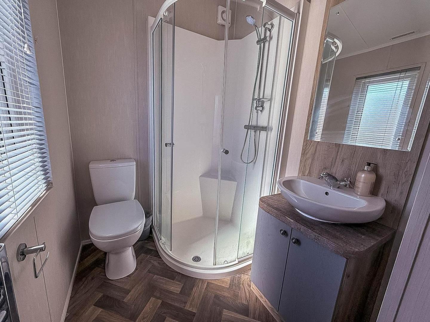 Stunning 6 Berth Lodge With Full Sea Views In Suffolk Ref 68007Cr Лоустофт Экстерьер фото