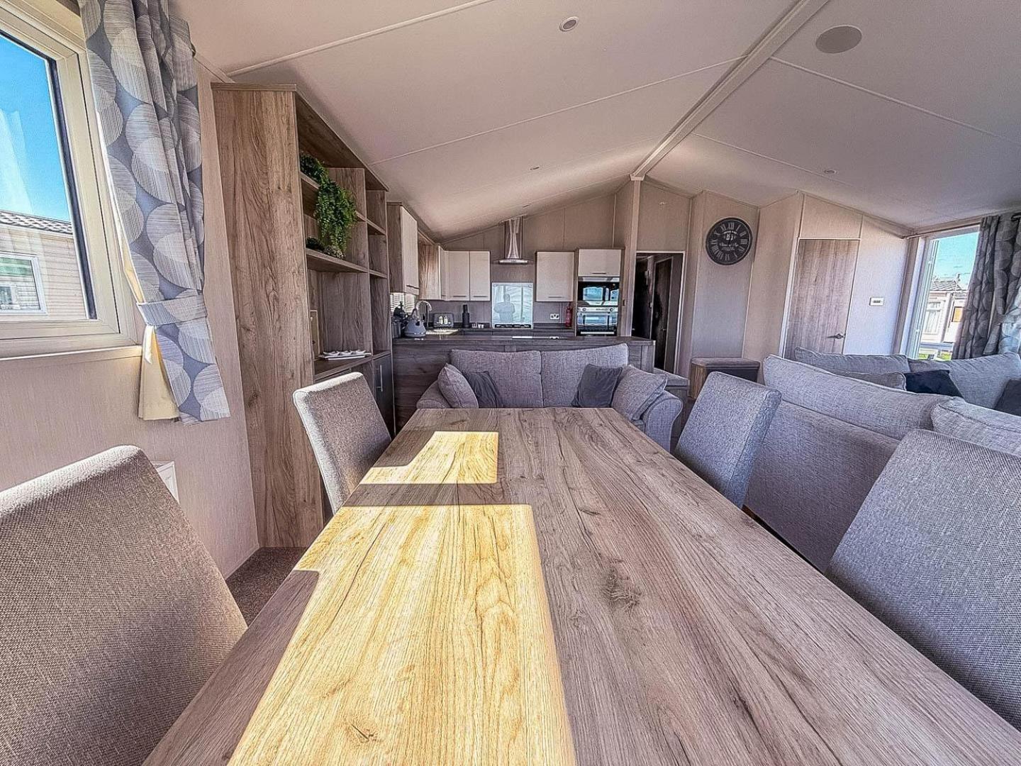 Stunning 6 Berth Lodge With Full Sea Views In Suffolk Ref 68007Cr Лоустофт Экстерьер фото